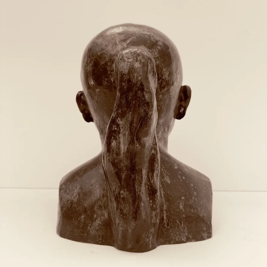 Busto de niña en bronce patinado - Imagen 3