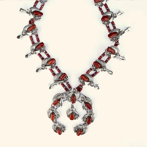Collar Navajo en plata y coral