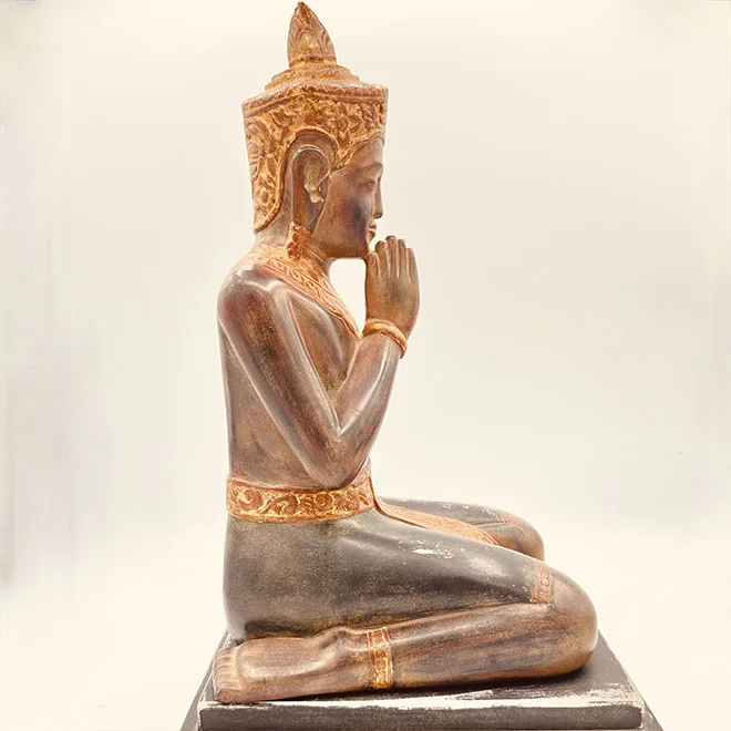 Escultura de Buda en madera